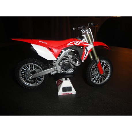 MAQUETTE CRF 450/2018
