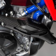 BOUCLIER THERMIQUE EN CARBONE pour HONDA CRF 450 R 2025