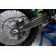 PROTECTION DE BRAS OSCILLANT EN CARBONE pour KAWASAKI KXF 450 2025